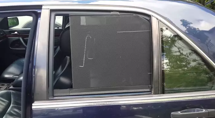 Zasłony samochodowe na bocznych oknach z własnymi rękami