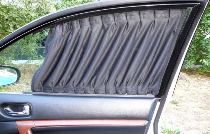 Car curtains on the side windows with their own hands