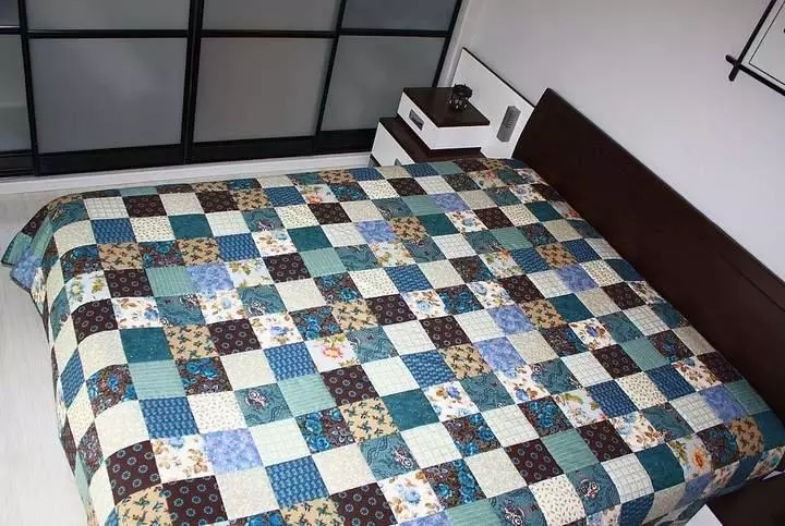 Mechas de mosaico: foto de patchwork, colcha para bebé en el estilo de patchwork, plaid acolchado, clase magistral de jeans en la cama, tango, ganchillo, video