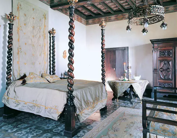 Sypialnia w stylu gotyckim: główne elementy, zalecenia dotyczące rejestracji