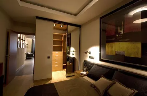 Schlafzimmer Design mit Kleiderschrank: Standort, Formular, Größendefinition