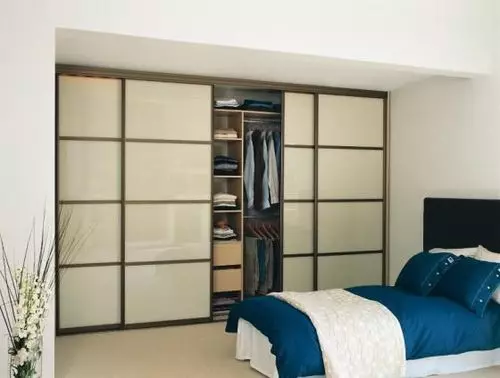 Dizajn spavaće sobe s garderobom: lokacija, obrazac, definicija veličine
