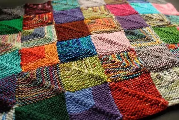 Spokes de patchwork de tricô: esquemas, patchwork de malhas de vídeo, técnica e classe master, jacquets e cardigans, meias e macacos, pulôver elegante, suéteres e mitenes, foto