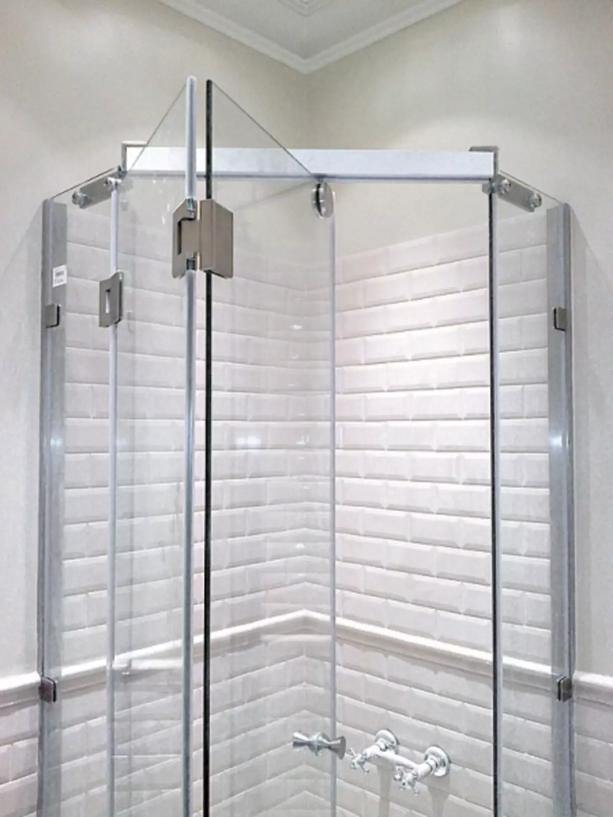 Repair pallets of shower cabins do it yourself
