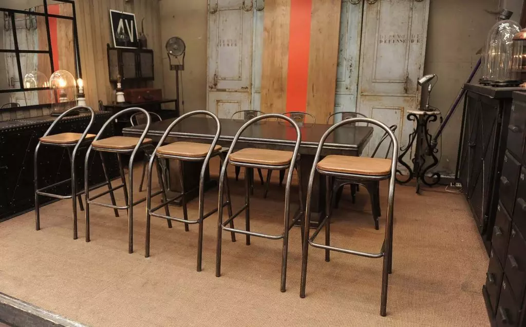 Tradicionalne stolice u stilu potkrovlja: značajke i preporuke za odabir
