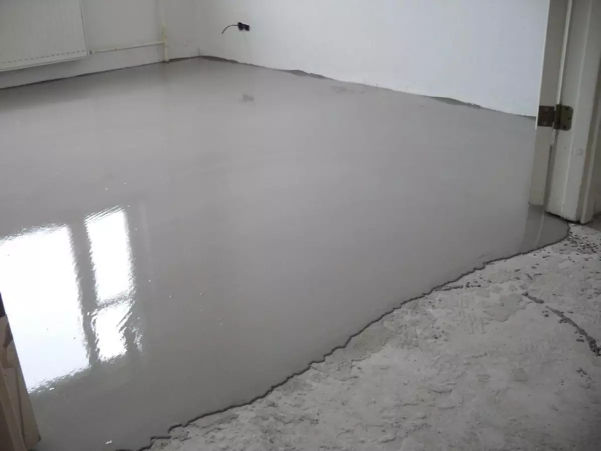 通过自平整混合物对准地板：熨平板和散装干燥时间，更好的石膏和水泥