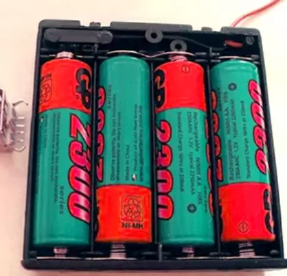 Kif tiċċarġja l-batterija mingħajr telefon?