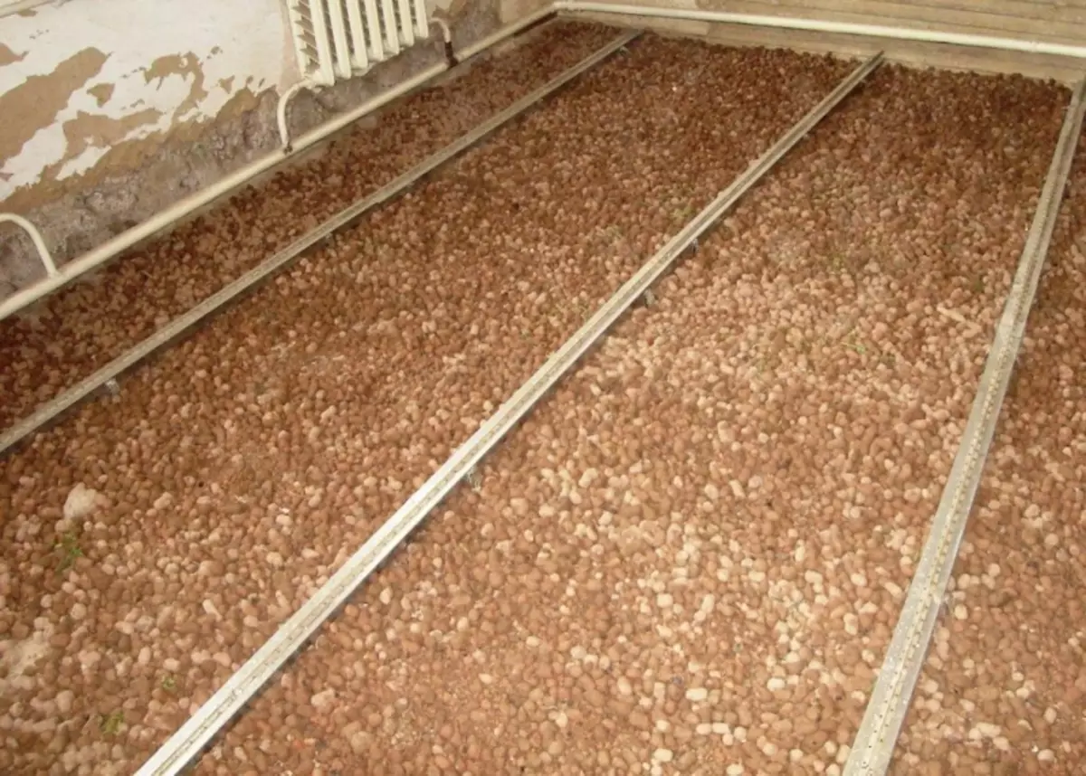 Podlahová potěru s hlínou: Zarovnání technologie, která frakce je lepší v bytě, keramzitový beton
