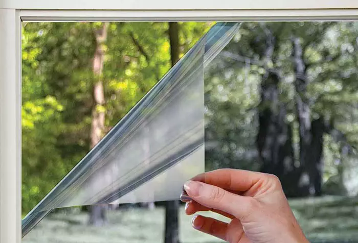 Película de protector solar: cortinas para ventanas que no pasan por ultravioleta.