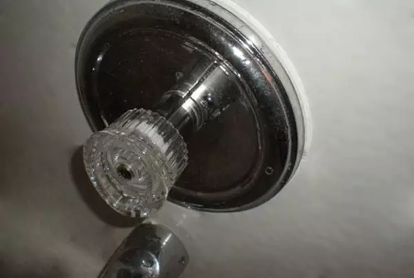 Cartridge selection and repair in the shower mixer
