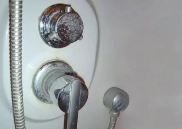 Cartridge selection and repair in the shower mixer