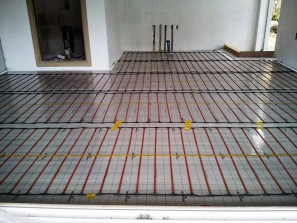 Carbon Ciepe Floor: Mat Rod podczerwieni, węgiel elektryczny pod laminatem i recenzje