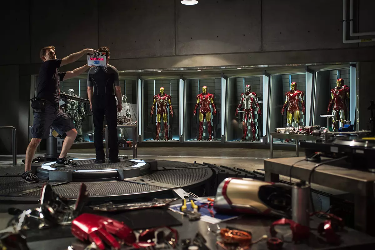 Iron Adamın [Tony Stark] mənzilinin icmalını Avengers-dən
