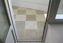 Sching pvc: dabaqyada iyo taarikada, gogosha sagxadda leh qalcado, dib u eegis iyo parquet polyvinyl chloride, sawir