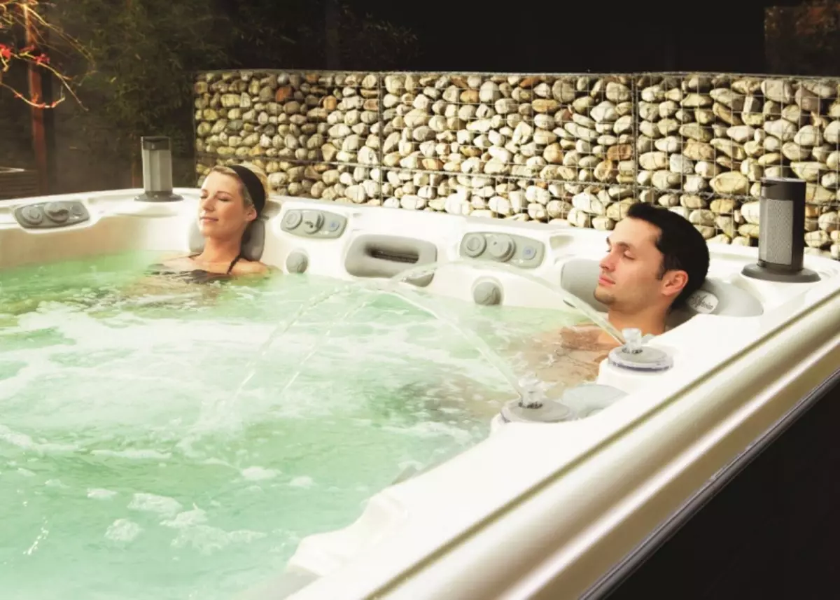 Kúpeľný hydromasážny bazén - maximálny prínos a relax!