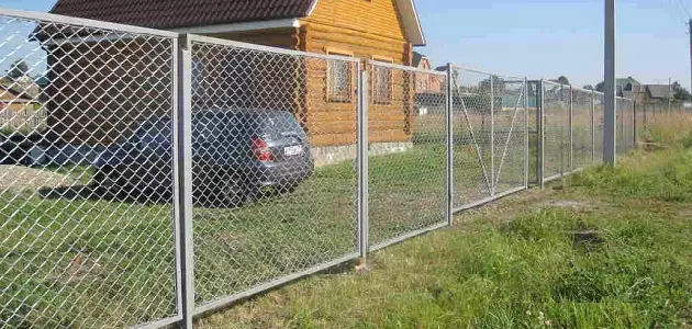 Ограда из ланчане мреже уради то сами