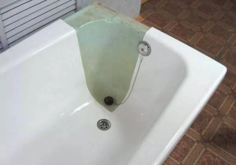 Povlak s lázně s kapalným akrylovým: Obnovte koupel s vlastními rukama