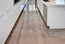 Външна плочка за коридора: подът на кухнята и коридора, изгледите и как да изберем, каква снимка, сексуалните размери са правилни
