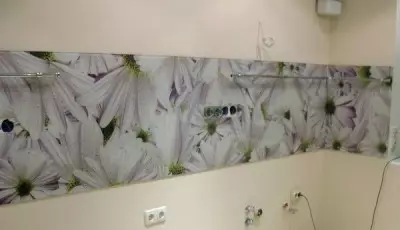 Bức tranh tường với hoa cúc