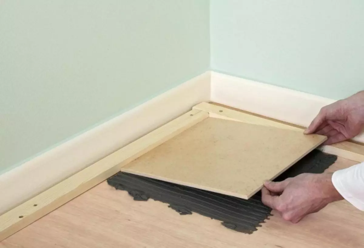 Cum să puneți o placă pe podeaua din lemn: cum să lipiți și ce să scoți podeaua, țigla de pe parchet o face singur