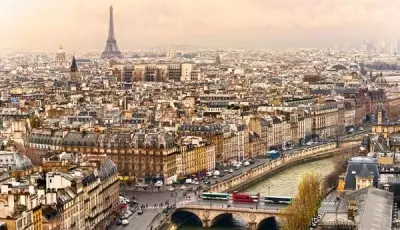 Bức tranh tường Paris: Nội thất lãng mạn