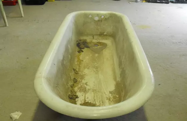 Възстановяване на емайла на чугунена баня го направи сами