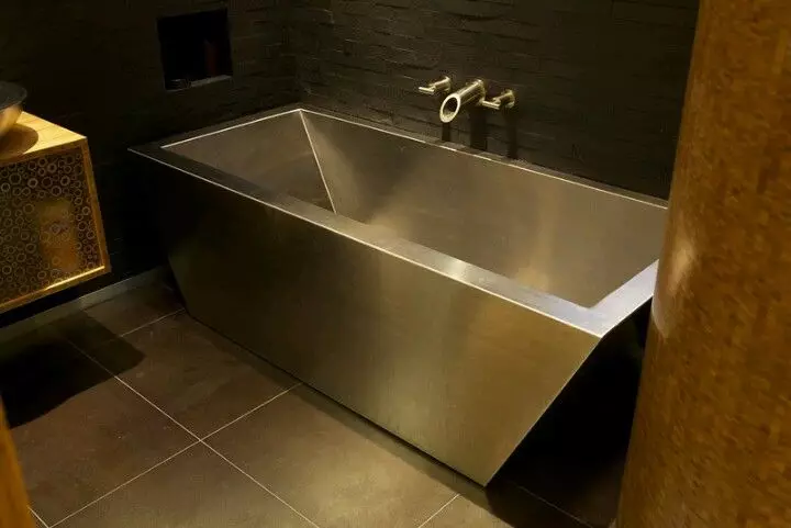 Metal banyo