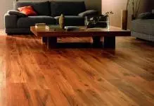 רצפות עץ בדירה: קומה של עץ של עץ טבעי, תצלום של פרקט בחוץ, כפי שמתואר לעשות