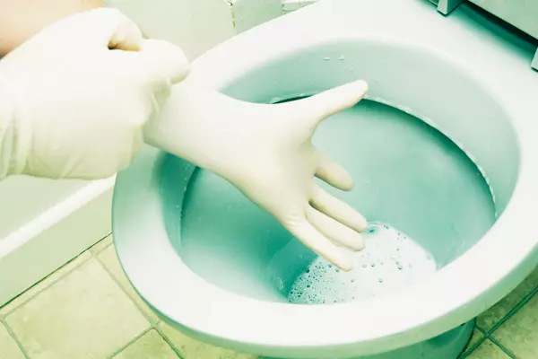 尿石からトイレをきれいにする方法は？