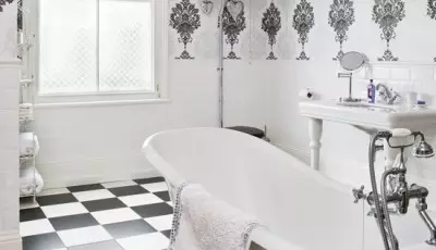 Tile under wallpaper: coatings combining ideas