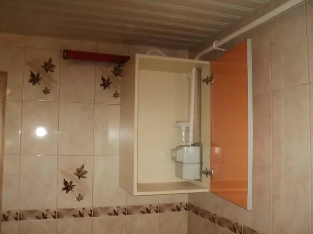 Kako narediti škatlo za cevi v kopalnici, to storite sami?