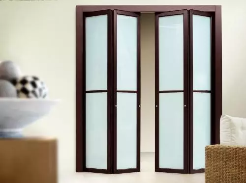 Foldable interior doors: harmonica or book?