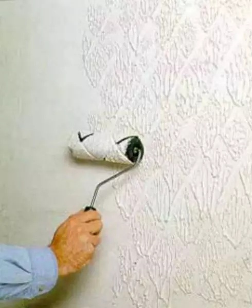 Hình nền lụa lỏng: một giải pháp thay thế cho các bức tường của căn phòng