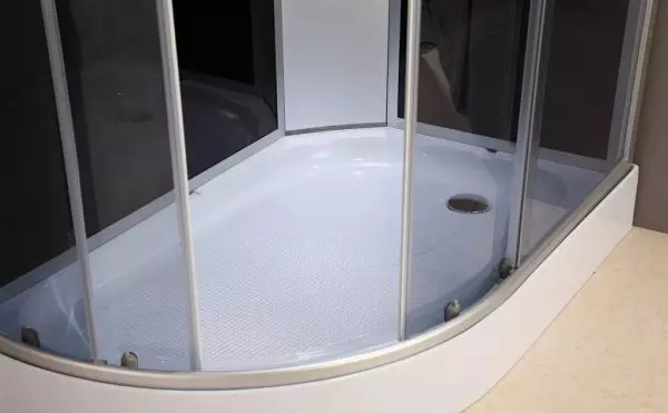 Quali sono i pallet per la cabina doccia: forme e dimensioni