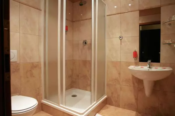 Paano mag-install ng shower cabin sa isang maliit na banyo