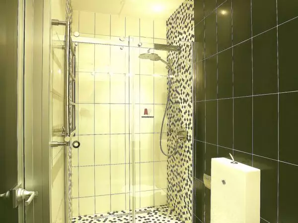 Como instalar uma cabine de banho em uma pequena casa de banho