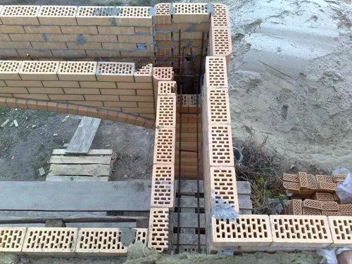 Hvordan lage en balkong med egne hender. Bygging av en murstein balkong