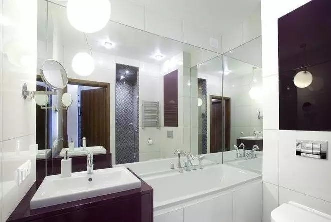 I-Bathroom 2 Meters. m. - Izimfihlo ezincane ze-Design ephumelelayo