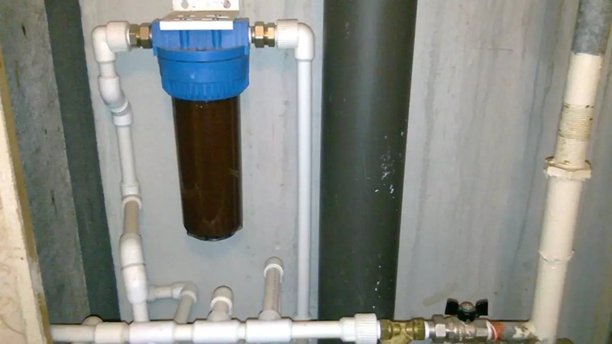 So installieren Sie einen Durchlaufwarmwasserbereiter im Badezimmer
