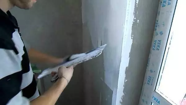 Wall Putty ເຮັດມັນຕົວທ່ານເອງພາຍໃຕ້ວິດີໂອຮູບວໍເປເປີ: ວິທີການທີ່ຈະເຮັດໃຫ້ມີຄວາມອິດເມື່ອຍ, ເຊິ່ງຈະດີກວ່າສໍາລັບຝາ, ສິ່ງທີ່ຄວນເຮັດ, ຮູບວໍສໍາລັບ plaster, ວິດີໂອ