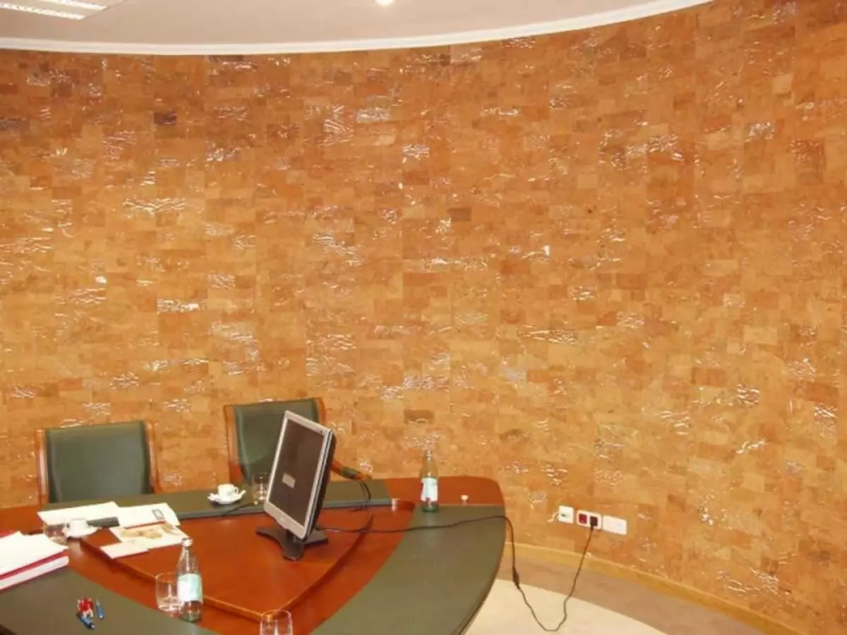 Cork wallpapers en la interno: foto, por muroj en Lerua Meren, substrato, recenzoj, ĉu eblas glui sur la tapeto por ŝtopilo, kiel glui, video, gluo, teknika ŝtopilo, foto