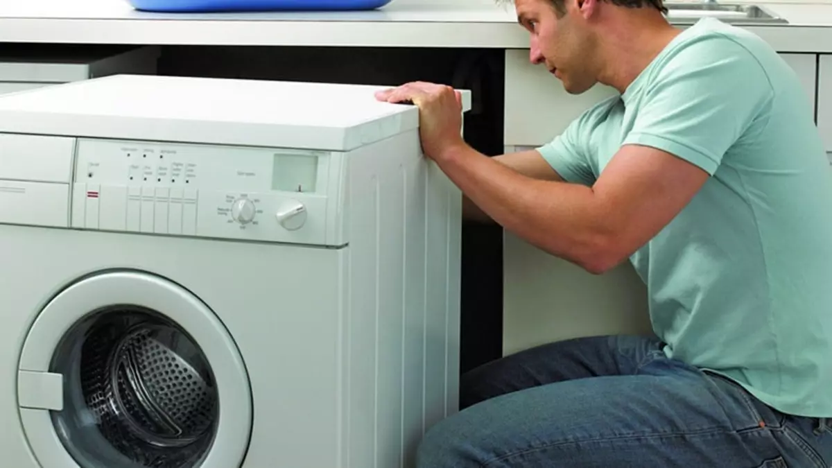 Een wasmachine met je eigen handen verbinden