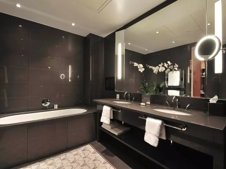 Juodasis vonios kambarys - kompetentingai dozavimo spalva