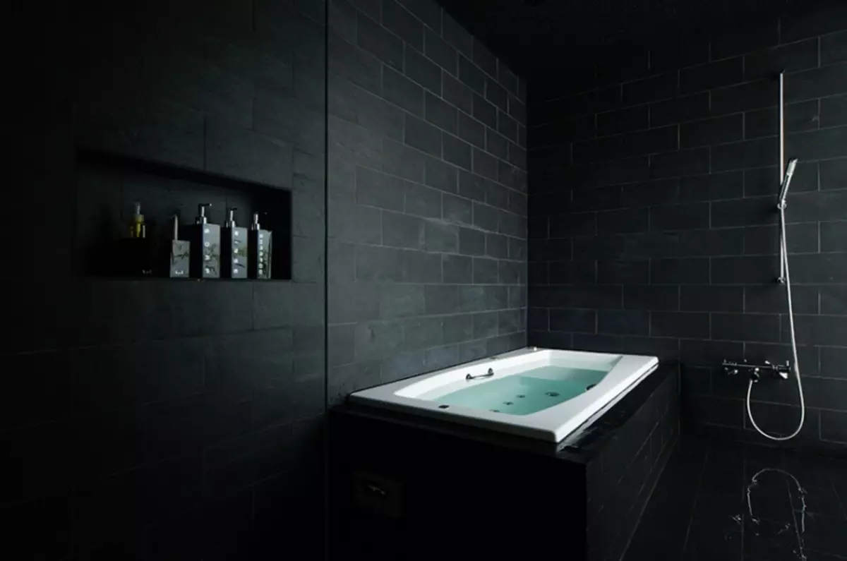 Fekete fürdőszoba - kompetensen adagolási szín