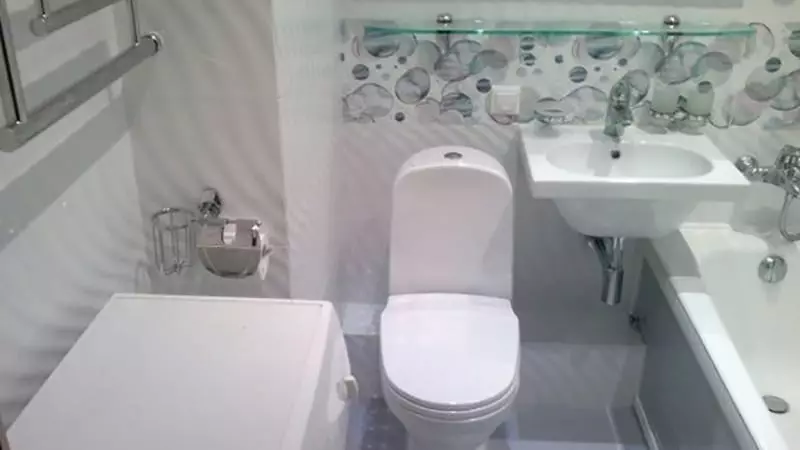 Комбинирана баня в Хрушчов: снимка на интериора