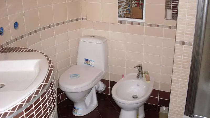Kylpyhuone Korjaus: Kuva esimerkkejä korjauksesta