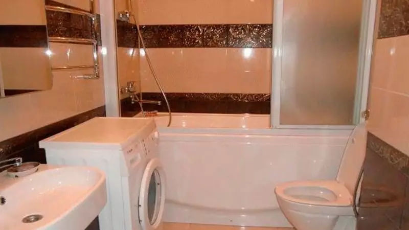 Perbaikan di kamar mandi dikombinasikan dengan toilet: instruksi foto