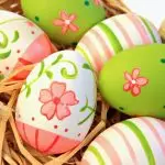Mënyrat më interesante për të dekoruar vezët për Pashkë