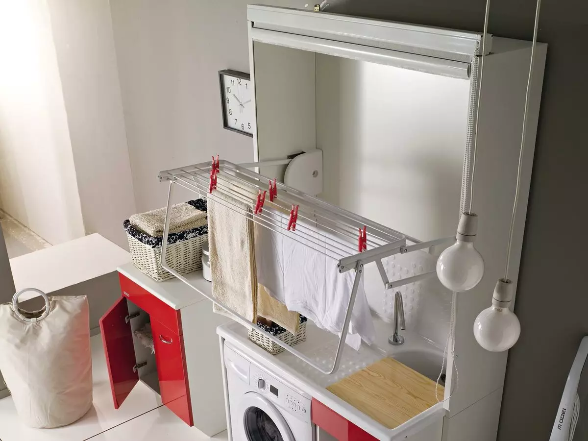 Dove asciugare la biancheria intima nell'appartamento magnificamente? [5 soluzioni non standard]