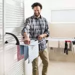 Onde secar a roupa interior no apartamento lindamente? [5 soluções não padrão]